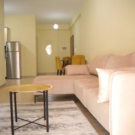 Pleasant Apartment With Free Dedicated Parking In Komuna E Parisit Tirana Eksteriør billede