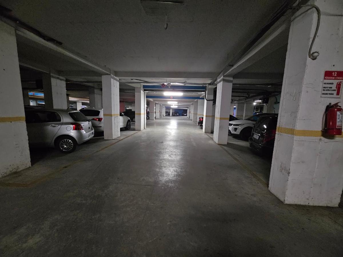 Pleasant Apartment With Free Dedicated Parking In Komuna E Parisit Tirana Eksteriør billede