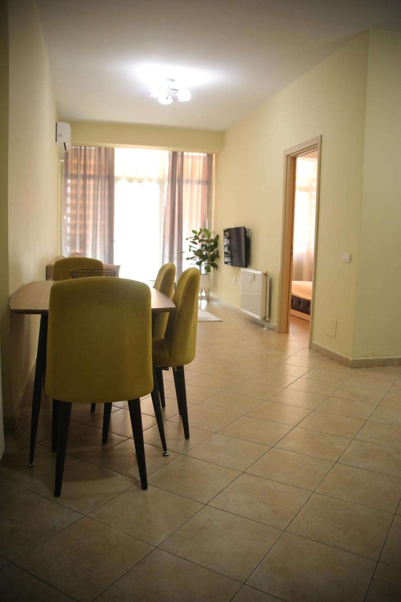 Pleasant Apartment With Free Dedicated Parking In Komuna E Parisit Tirana Eksteriør billede