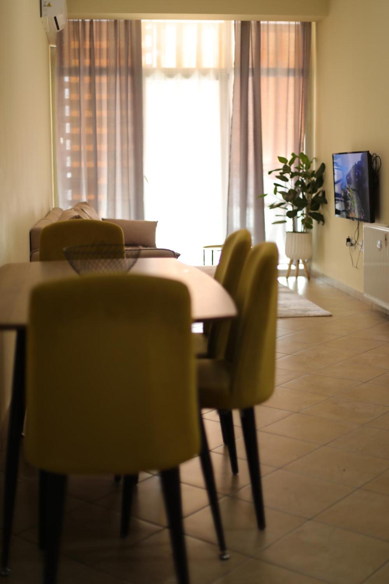 Pleasant Apartment With Free Dedicated Parking In Komuna E Parisit Tirana Eksteriør billede
