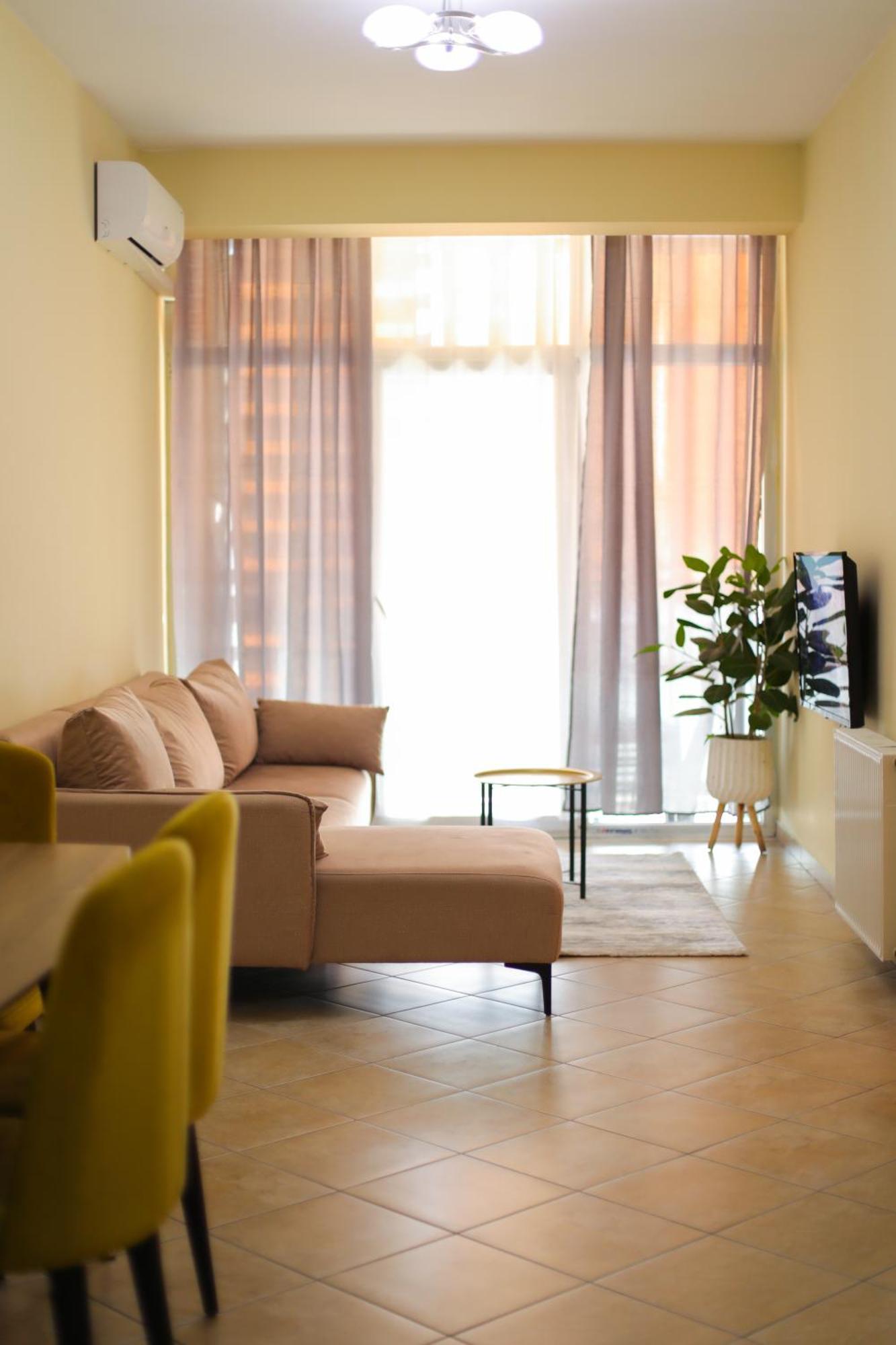 Pleasant Apartment With Free Dedicated Parking In Komuna E Parisit Tirana Eksteriør billede